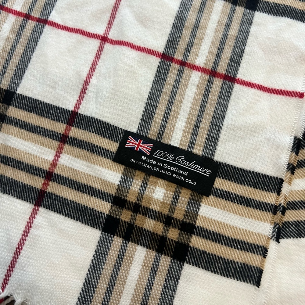 Women’s Winter Cashmere Scraf from Scotland - Picture 3 of 4